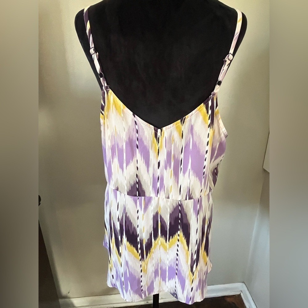 Torrid Georgette Tie front cami Purple White Yellow V-Neck Tie Front Tank Top 1X - Picture 5 of 6